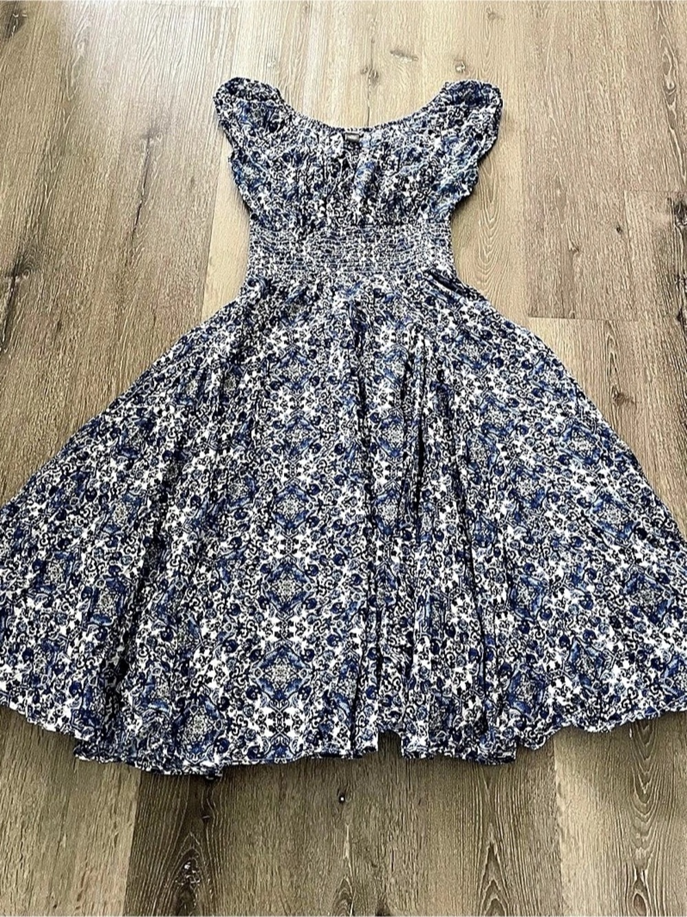 Chelsea & Theode Floral Cotton Smoked waist Midi Dress Blue & White XL